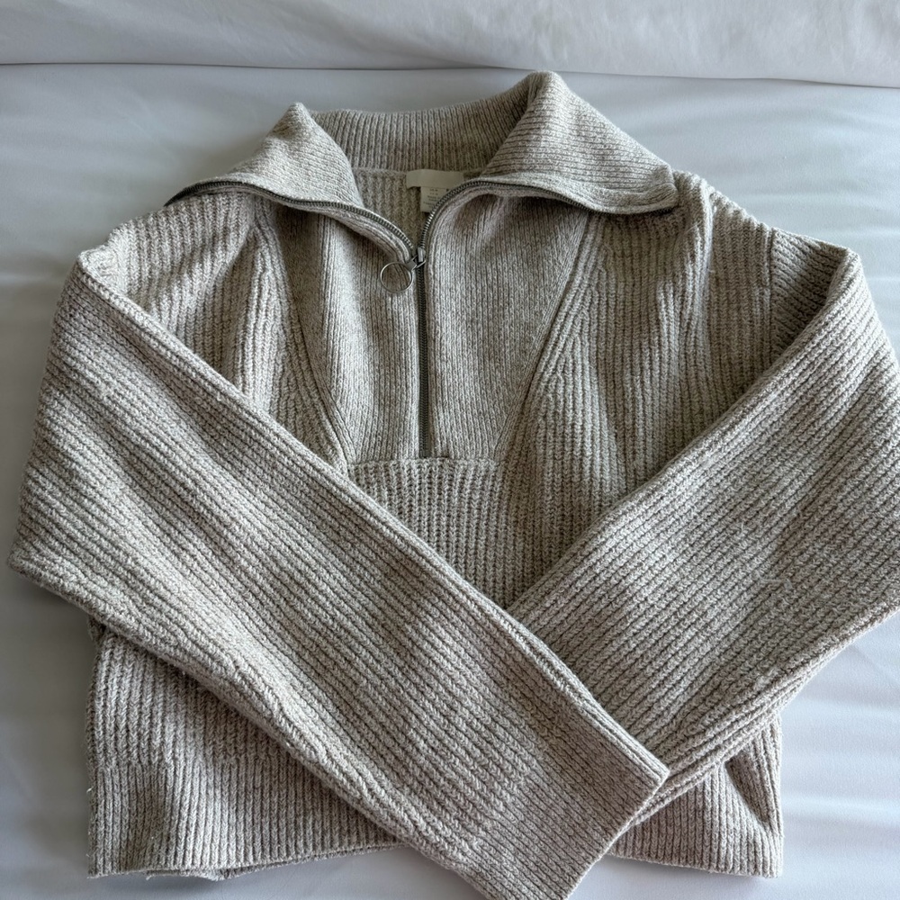H&M Beige Ribbed Sweater